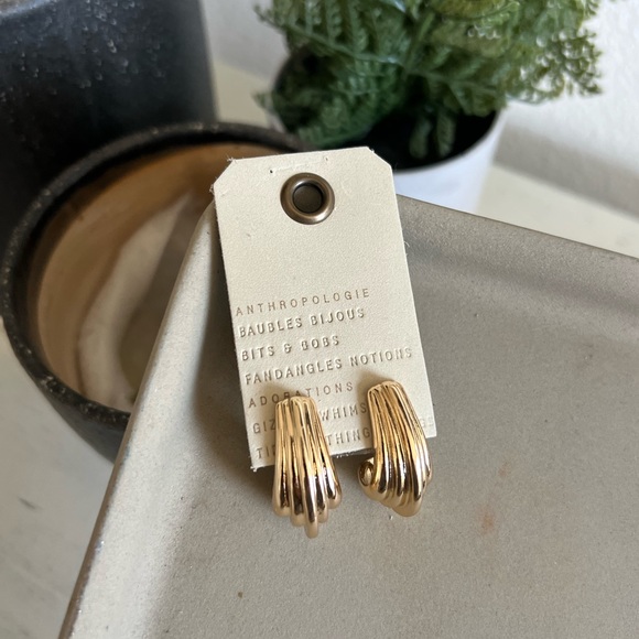 Anthropologie Jewelry - Anthropologie 14k Gold Plated Curled Cuff Shell Drop Earrings NWT